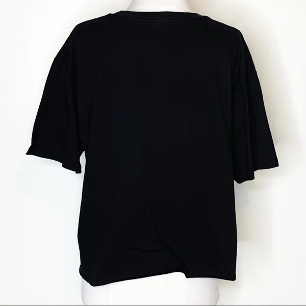 All you need is love‎ cropped boxy graphic tee - Image 3