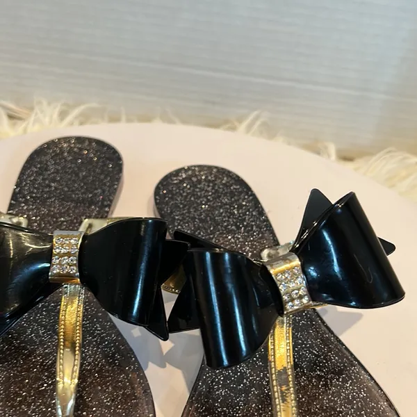Gold and Black Jelly BOW T-Strap Sandals Slip-on Size 39. - Image 4