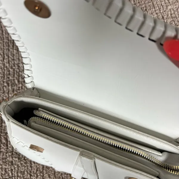 Amazon Elegant White Saddle Bag - Image 2