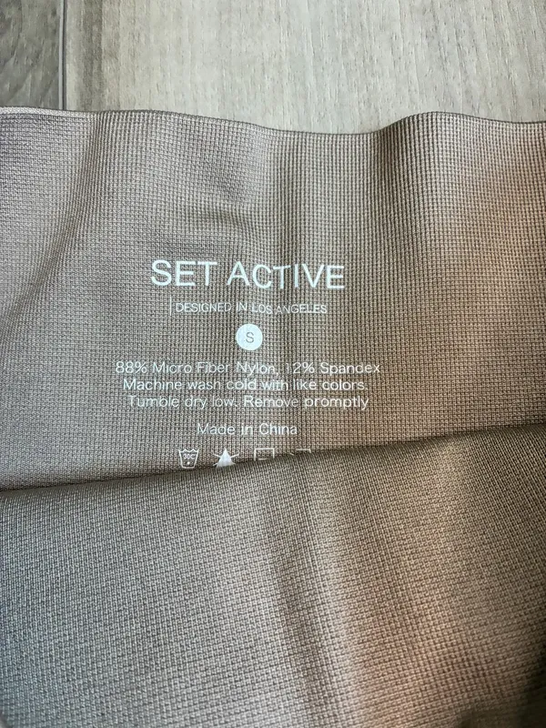 Set Active Sculptflex Biker Shorts Size Small - Image 3