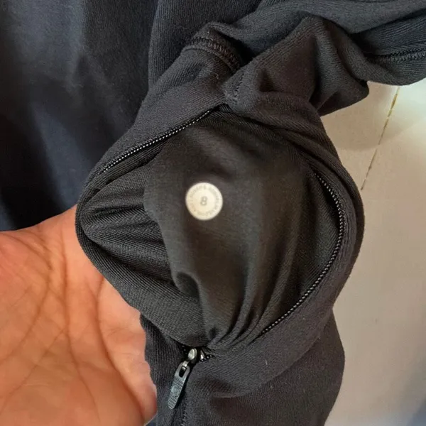 Lululemon Size 8 Close to Crossing Long Sleeve shirt Black Active #1000 - Image 6