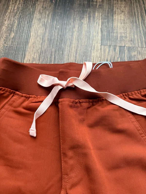 NWT FIGS Women’s Auburn Yola Skinny Scrub Pants - Size XXS Petite - Image 6