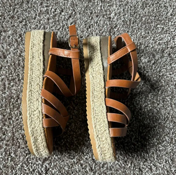Platform Sandal  - Image 2