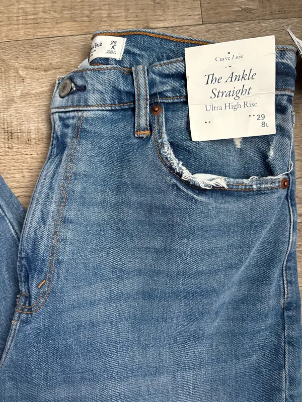 Abercrombie & Fitch The Ankle Straight Ultra High Rise Curve Love Jeans Sz 29/8L - Image 4