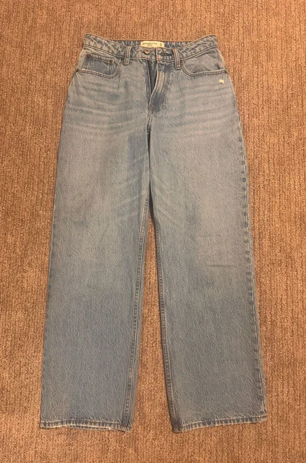 Abercrombie NWT Loose Highrise Jean - Image 2