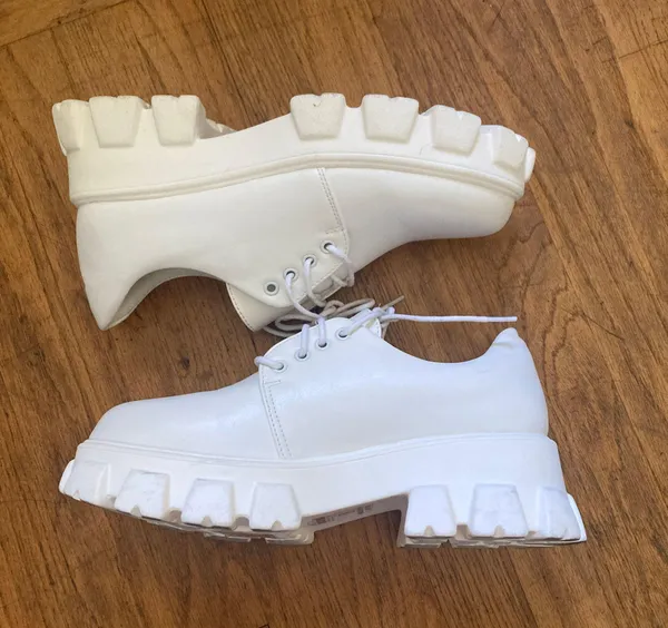 White Leather Platform Loafers Size 8 - Image 2