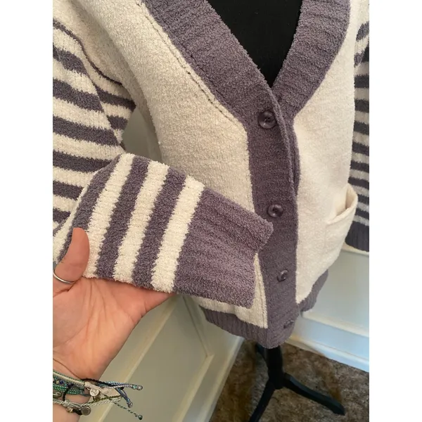 POL Cozy Colorblock Cardigan Sweater Striped Sleeves & Pockets Relaxed Fit Layer - Image 3