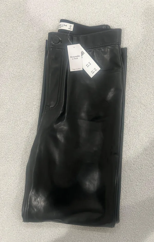 Abercrombie Leather 90s Relaxed High Rise Pant - Image 2