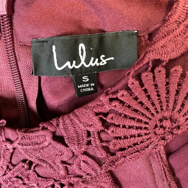 Lulu’s picture perfect burgundy lace maxi dress - Image 11