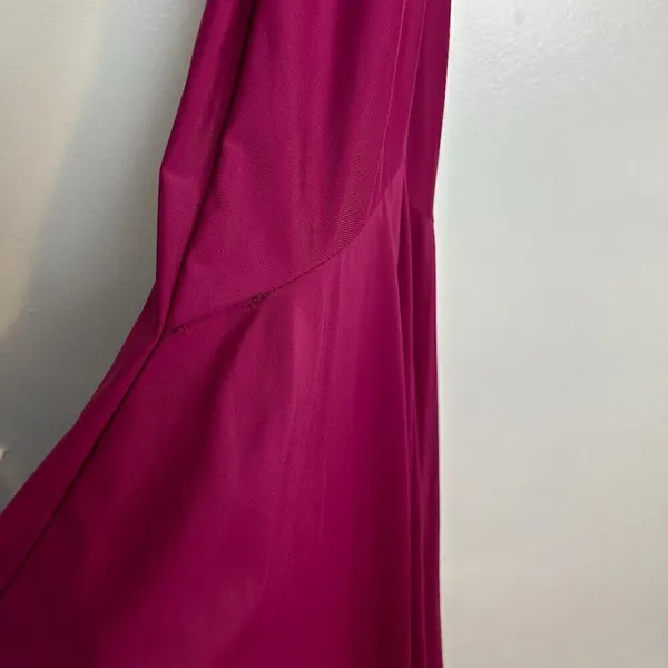 LA FEMME Simple Elegant Long Jersey Dress with Scoop Neck in Burgundy - Image 8