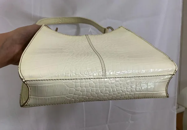 Liz Claiborne White Faux Alligator Skin Shoulder Bag - Image 5