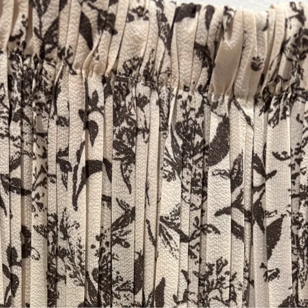 Stitch Fix Cream Alice Blue Pleated Palazzo Pants‎ taupe and cream color size M - Image 4