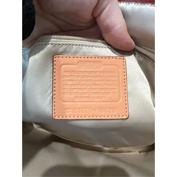 Coach leather purse bag pinkish/orange salmon color - Image 3