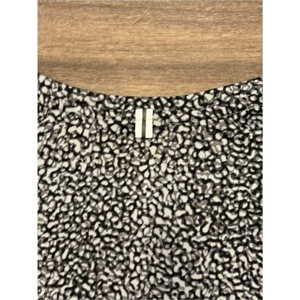 Nike Women’s Black & White Printed Dri-FIT Tee Size XL - Image 4