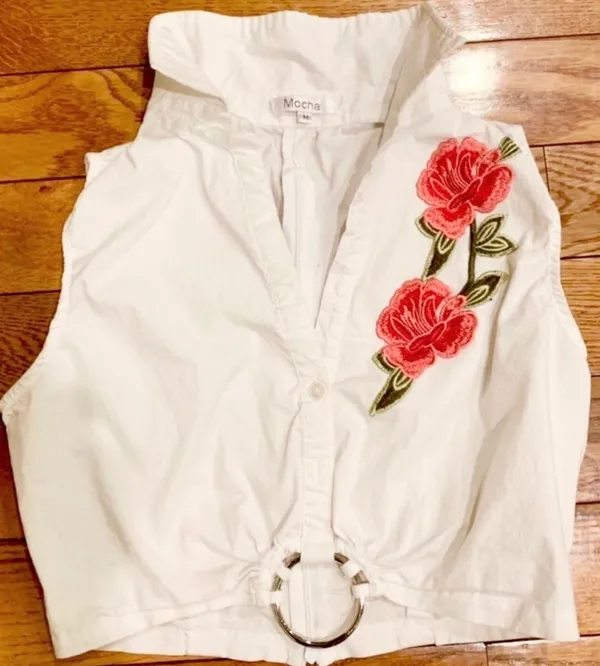 Y2K Does 70s Mocha Apparel Embroidered Floral Crop Top size M - Image 5