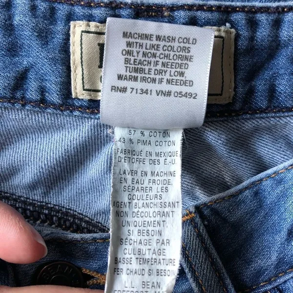 LL Bean Jean Classic Fit Capris (NOTE:READ FLAW) - Image 8