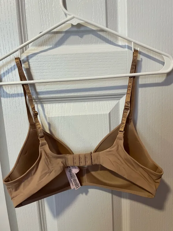Victoria's Secret T-Shirt Lightly Lined Wireless Bra - Image 2