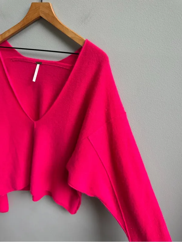 Free People Solitaire 100% Cashmere V-Neck Sweater in Raspberry Hot Pink Small - Image 4