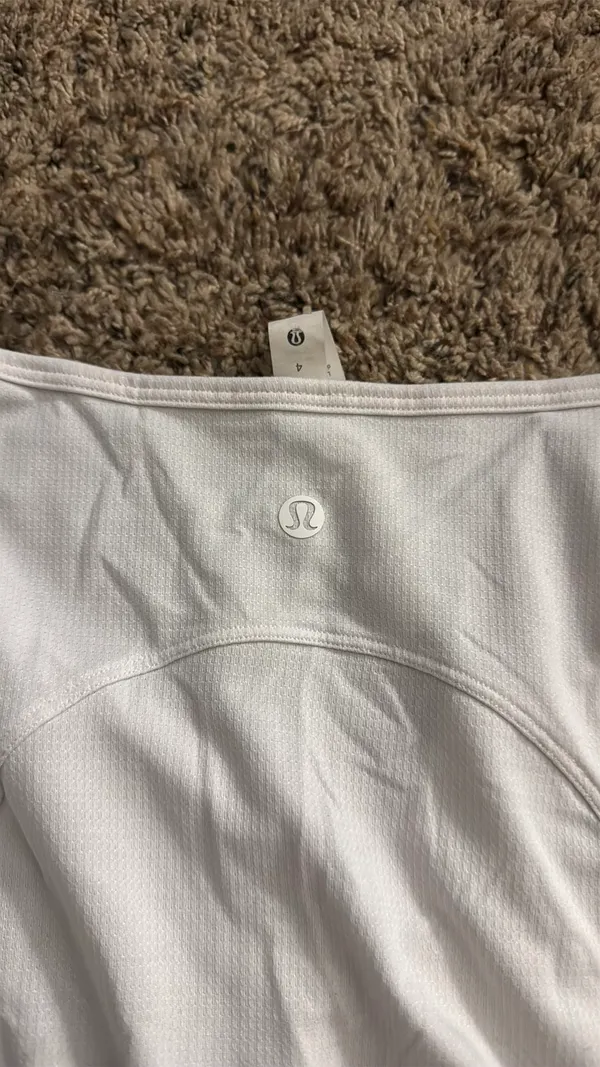 Lululemon Cropped Long Sleeve - Image 3