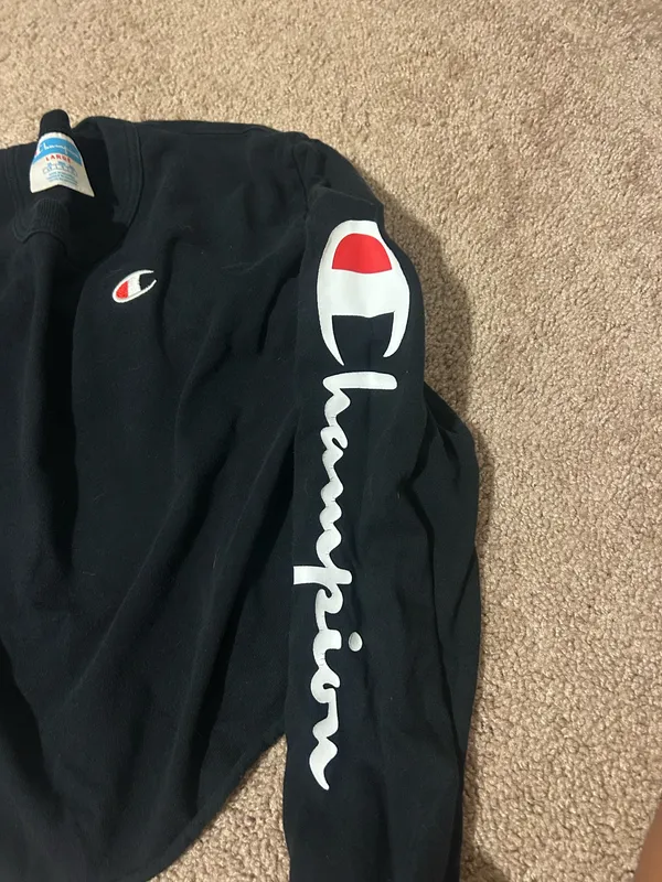 Champion Black Long-Sleeve Logo Crop Sweatshirt - Image 4