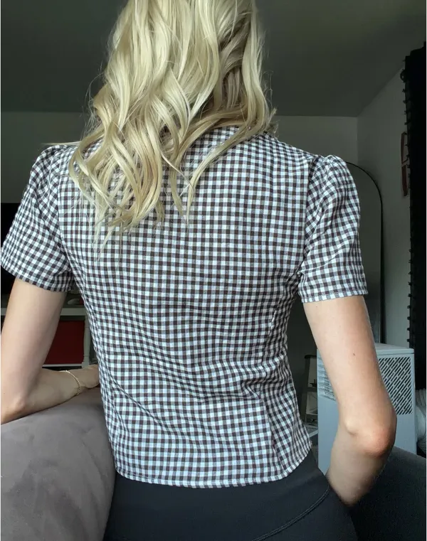Brown & white checkered top 🤎 Size M - Image 2