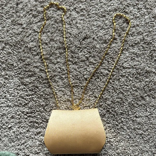 Jessica McClintock GUC gold satin evening bag. Long removable crossbody chain. - Image 4