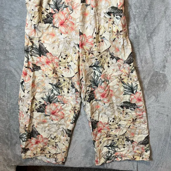 Greylin Size Medium Faith Smock Culotte Jumpsuit Floral Light Yellow‎ Women's - Image 7