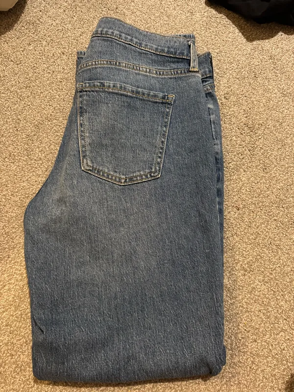 Old Navy Boyfriend Jeans Mid-Rise - Image 3