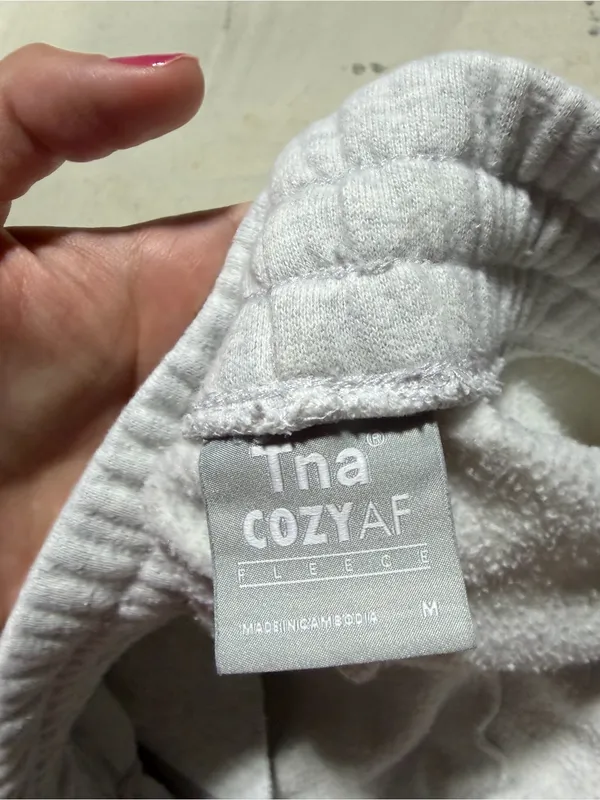 TNA cozy af fleece Light Gray Women's Fleece Joggers medium - Image 4