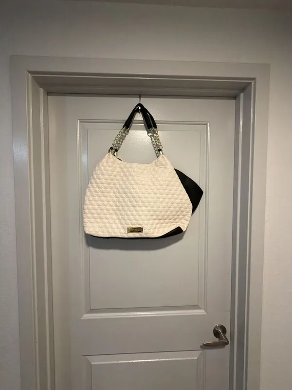 Betsey Johnson Quilted White and Black Bow Shoulder Bag - Image 2