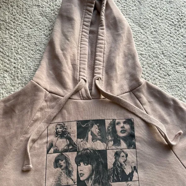 Taylor Swift Eras Tour beige Hoodie Women size XL concert merchandise - Image 4