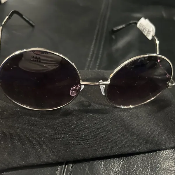 SHANE Silver Metal Round Sunglasses with Lavender Hair Accent - Image 9