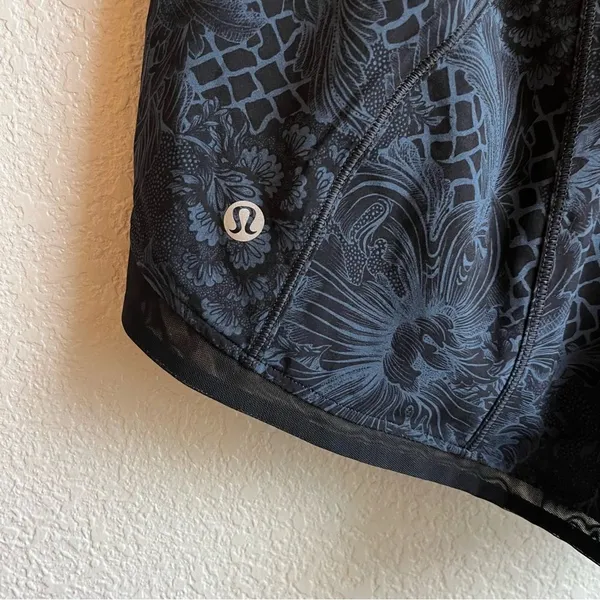Lululemon Miles Ahead Short (2.5") Nouveau Mach Blue Black - Image 8