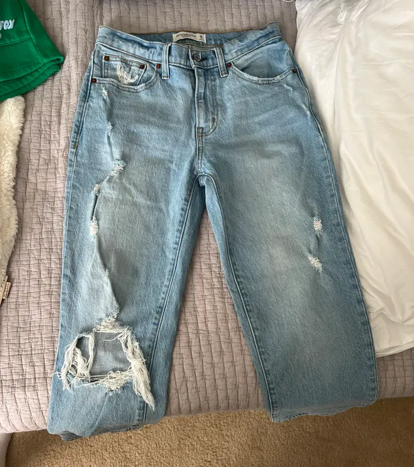 Abercrombie The Boyfriend Mid rise Jeans - Image 4