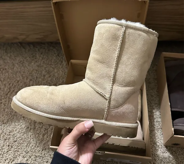 UGG Classic Short Boots - Image 4