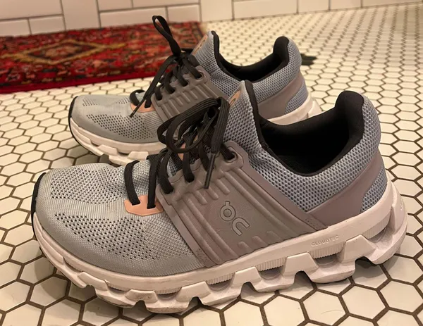 On Cloudswift Running Shoes - Image 3