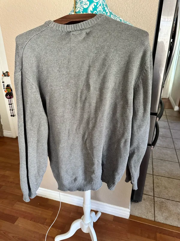 Men’s Basic Edition Crewneck knit grey sweater large - Image 2
