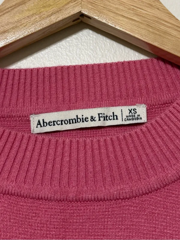 Abercrombie & Fitch Pink Crewneck Sweater Size XS Knit Stretch Bubblegum Summer - Image 3