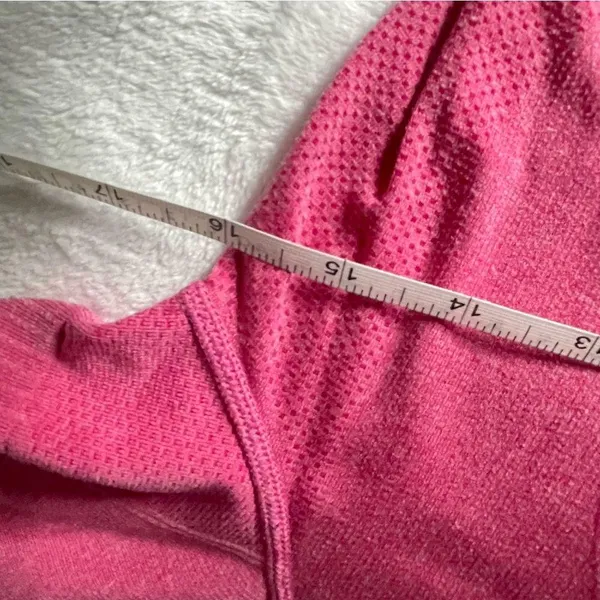 Swiftly Tech Short Sleeve Crew in Sonic Pink Size 6/8 - Image 11