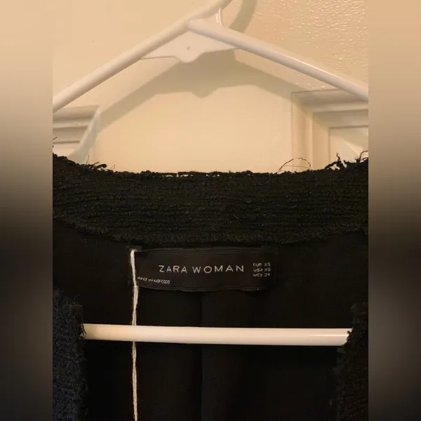 Zara Woman Black Frayed Textured Cardigan with Button Details. Size-X-Small - Image 4