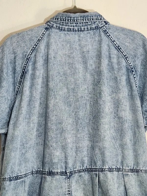 Light Wash Lightweight Denim Button-Up Shirt Dress Size Large Coastal Cowgirl - Image 4