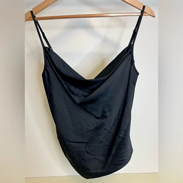 NWT WAYF Cowl neck black camisole size Xsan - Image 2