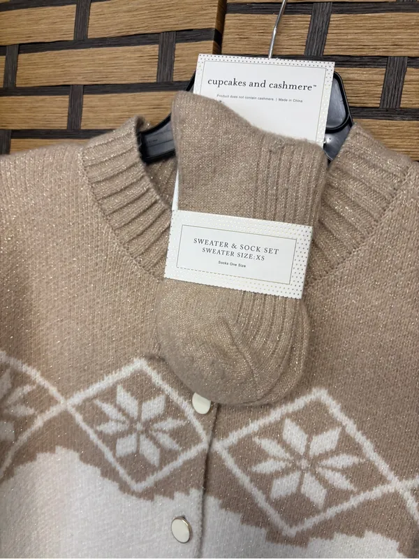 Cupcakes and cashmere tan and cream cardigan and sock set size XS - Image 3