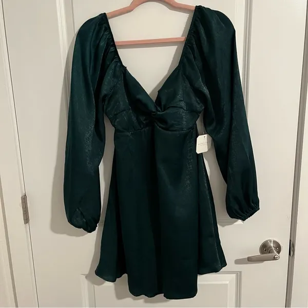 NEW Altar’d State Green Satin Holiday Dress Plus Size Medium NWT - Image 3