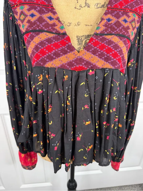 Free People Size L Black Floral Boho Embroidered Babydoll Top - Image 4