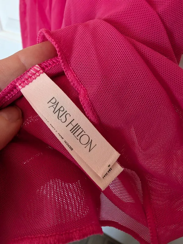 NWOT Paris Hilton Babydoll 2 Piece Lace Lip Set Medium Hot Pink - Image 3