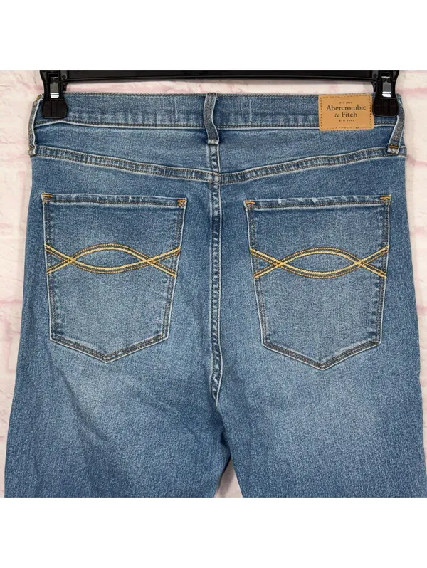 Abercrombie & Fitch Ultra High Rise Jeans 30/10R - Image 6
