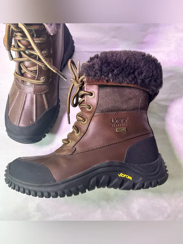 UGG Brown and Black Shearling-Lined Lace-Up Winter Boot - Image 9