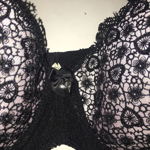 Pretty black lace bra Size undefined - Image 2