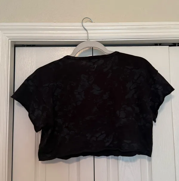 Gymshark Cropped Graphic Workout Tee - Image 3